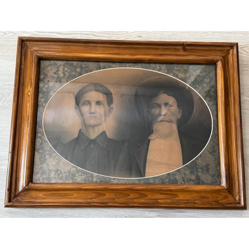 Large Pair of Antique Late 19th Century Wood Framed Family Portraits Wall Decor - Picture 2 of 5